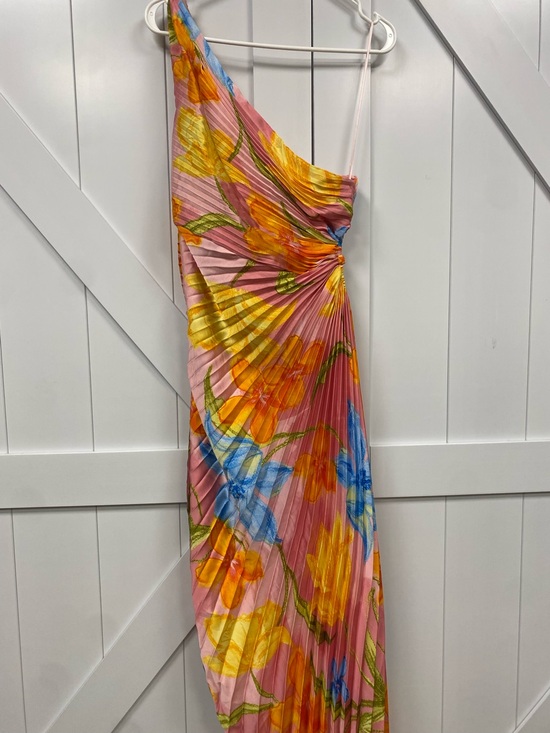 Vici Dresses & Skirts - VICI Yellow & Pink Pleated Floral dress